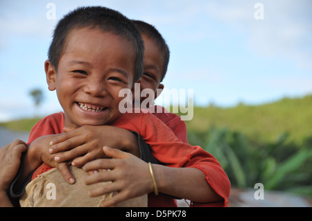 Ritratto di due giovani boy in Laos Foto Stock