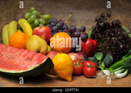 La frutta e la verdura fresca ancora il concetto di vita Foto Stock