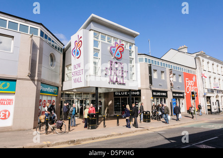 Ingresso anteriore a Bow Street Mall Shopping Centre Foto Stock