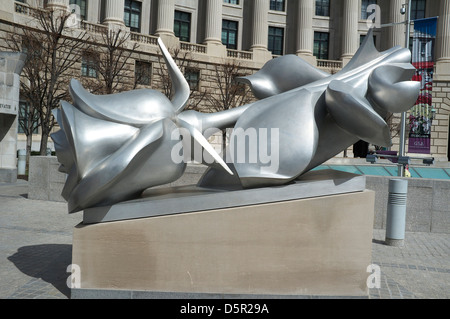 Il Triangolo Federale fiori la scultura al Ronald Reagan Building a Washington D.C. Foto Stock