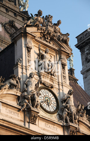 Orologio del municipio di Parigi, nel quartiere Marais di Parigi, Francia. Foto Stock