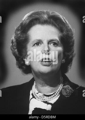 Archivio: signora Margaret Thatcher è morto oggi 8 Aprile, 2013. Questa foto è stata scattata nel '80 quando era all'altezza della sua la sua potenza.La signora Thatcher - Margaret Thatcher - Il Primo Ministro Margaret Thatcher - negli anni ottanta al culmine della sua potenza. Credito: David Cole / Alamy Live News Foto Stock