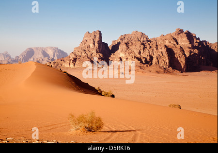 Il Wadi Rum o a valle della Luna in Giordania Foto Stock