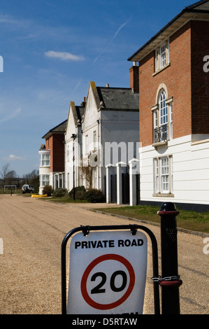 Poundbury Village un nuovo sviluppo urbano nella tenuta del Ducato di Cornovaglia. Limite di velocità su strada privata 20 MPH. Dorchester Dorset '2000s, 2013 UK HOMER SYKES Foto Stock