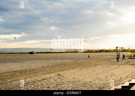 Vista panoramica della spiaggia di Tamarit, Santa Pola, provincia di Alicante, Spagna Foto Stock