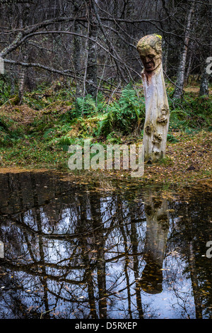 Il pensatore di Frank Bruce sculpture park a Feshiebridge in Scozia Foto Stock