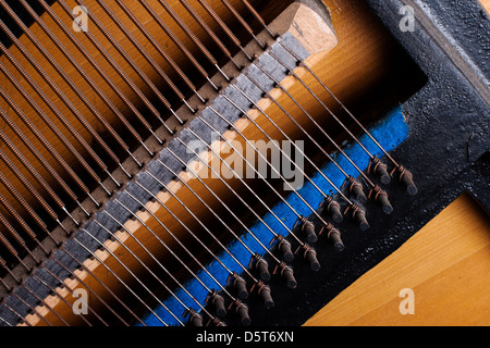 Chiusura del vecchio elemento interno pianoforte Foto Stock