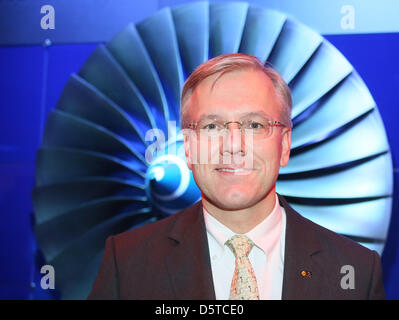 CEO di Lufthansa Christoph Franz sorge su una fase che è decorato con il rotore a Berlino, Germania, 20 novembre 2012. Bothg oh loro attende dThe serata di aviazione. Foto: Stephanie Pilick Foto Stock