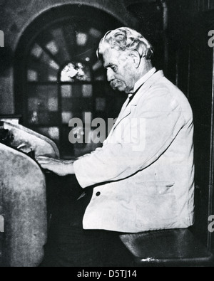 ALBERT SCHWEITZER (1875-1965)Tedesco-francese filosofo, medico missionario e organista Foto Stock