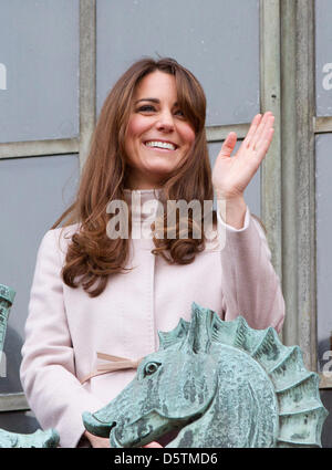 La Gran Bretagna è il principe William e Catherine, il Duca e la Duchessa di Cambridge visitare la Guildhall di Cambridge, Regno Unito, 28 novembre 2012. Foto: Patrick van Katwijk - PAESI BASSI FUORI Foto Stock