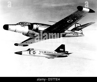 Avro CF-100 'Canuck' e Convair F-102A-75-CO "Delta Dagger". Foto Stock