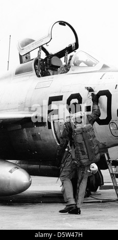 Repubblica F-84F 'Thunderstreak' della 510th FBS, 405 FBW, Langley AFB, VA. Foto Stock