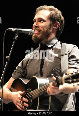 Musicista irlandese James Vincent McMorrow esecuzione presso la Royal Festival Hall presso il Southbank Centre London Inghilterra England Foto Stock