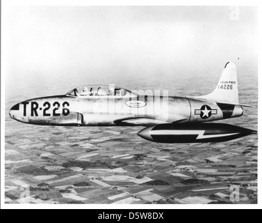 Il Lockheed T-33A-1-lo Shooting Star era un addestratore a getto utilizzato dalla U.S. Air Force. Questa versione è stata assegnata alla 176th Instrument School, dove è stata utilizzata per l'addestramento al volo strumentale. Foto Stock