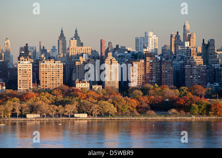 UPPER WESTSIDE skyline del fiume Hudson MANHATTAN NEW YORK CITY USA Foto Stock