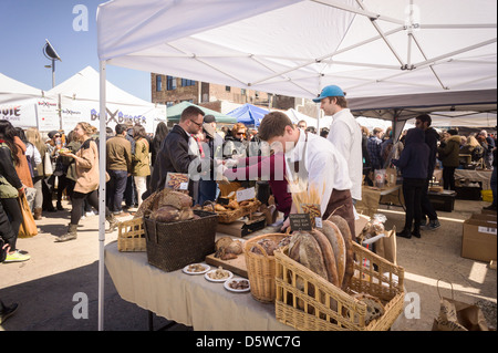 Il dolore D'Avignon stand Smorgasburg in East River State Park nel quartiere di Williamsburg di Brooklyn Foto Stock