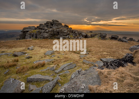 Tramonto dal grande Mis Tor Parco Nazionale di Dartmoor Devon UK Foto Stock