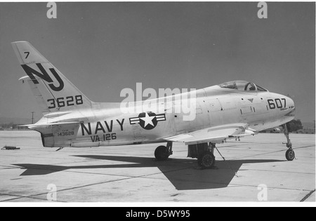 North American FJ-4B (AF-1E) 'furia' di VA-126 a NAS Miramar, CA. Foto Stock