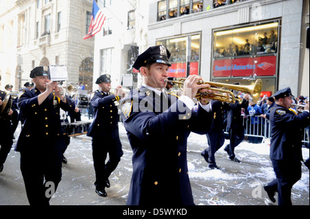 Atmosfera New York Giants' Ticker tape Victory Parade lungo il Canyon di Heros il 7 febbraio 2012 nella città di New York. Il Foto Stock