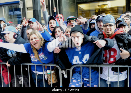 Atmosfera New York Giants' Ticker tape Victory Parade lungo il Canyon di Heros il 7 febbraio 2012 nella città di New York. Il Foto Stock