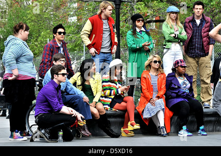 Chris Colfer, Kevin McHale, Naya Rivera, Chord cavalcavia, Jenna Ushkowitz, Heather Morris, Cory Monteith, Lea Michele, Dianna Foto Stock
