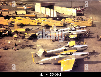 La fusoliera North American P-82 Twin Mustang è stata conservata presso la North American Aircraft, Inc. Nel 1947. Il P-82 era un caccia a lungo raggio sviluppato per la seconda guerra mondiale e l'inizio della guerra fredda. Foto Stock