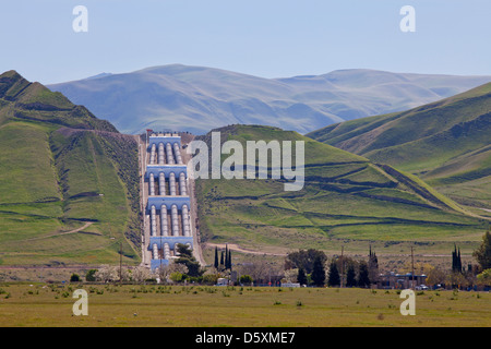 Ira J. Chrisman Wind Gap impianto di pompaggio, parte della California State Water Project, San Joaquin Valley, California, Stati Uniti d'America Foto Stock