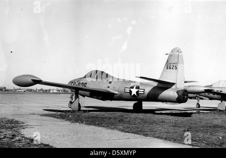 Il Republic F-84B Thunderjet fu un primo caccia a reazione e il precursore della più avanzata serie F-84. Fu utilizzato principalmente per l'attacco al suolo e la superiorità aerea durante le prime fasi della Guerra fredda. Foto Stock