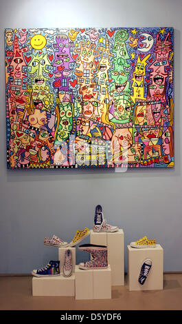 Vista interna della mostra "James Rizzi l' indimenticabile presso la galleria d'arte Richter a Berlino, Germania, 29 marzo 2012. La completa retrospettiva del pop-art artista scomparso nel dicembre 2011 corre fino al 02 giugno 2012. Foto: XAMAX Foto Stock