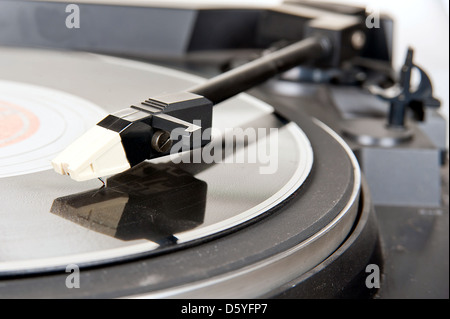 Close up gramophone ago su vinile nero Foto Stock