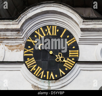 Orologio da parete color legno con numeri romani - Veccia