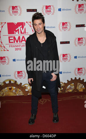 Cantante russo Dima Bilan arriva per gli MTV Europe Music Awards (EMA) presso la Festhalle di Francoforte, in Germania, il 11 novembre 2012. Il canale TV musicale la cerimonia di premiazione è nel suo diciannovesimo anno e riconosce il talento sulla scena musicale europea. Foto: Hubert Boesl Foto Stock