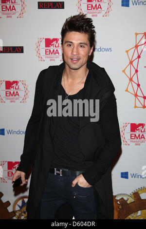 Cantante russo Dima Bilan arriva per gli MTV Europe Music Awards (EMA) presso la Festhalle di Francoforte, in Germania, il 11 novembre 2012. Il canale TV musicale la cerimonia di premiazione è nel suo diciannovesimo anno e riconosce il talento sulla scena musicale europea. Foto: Hubert Boesl Foto Stock