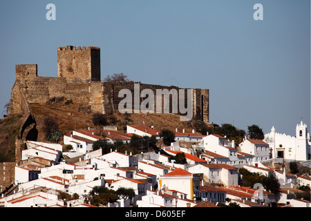 Mertola in Portogallo per quanto riguarda la regione Alentejo. Foto Stock