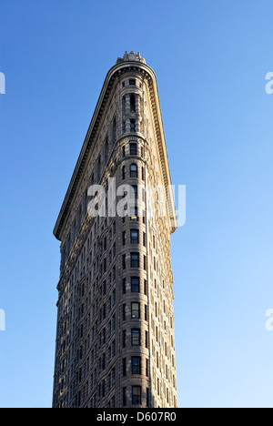 Flatiron Building on 23rd Street, Manhattan, New York, New York, Stati Uniti d'America - immagine presa dal suolo pubblico Foto Stock