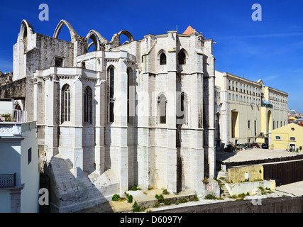 Carmo convento (Portoghese: Convento da Ordem do Carmo) è un edificio storico. Foto Stock