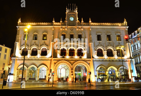 Il Rossio stazione è una stazione dei treni di Lisbona, Portogallo, situato in piazza del Rossio. Foto Stock