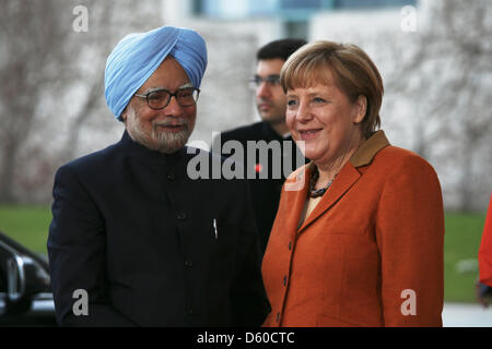 Germania, Berlino, 10 aprile 2013. Il cancelliere tedesco Angela Merkel si compiace Manmohan Singh, Primo Ministro indiano, per una cena in onore del Primo Ministro indiano Manmohan Singh presso la cancelleria di Berlino. Il secondo governo Indian-German consultazioni abbiano luogo nei prossimi giorni a Berlino. Foto Stock