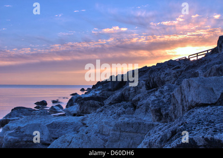 Alba sul porto di parete di rottura in Lexington, Michigan. Foto Stock