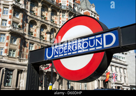 La metropolitana di Londra segno, REGNO UNITO Foto Stock