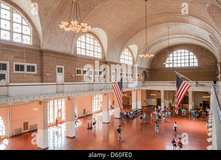 Sala del registro di sistema, Ellis Island Museo di immigrazione, Statua della Libertà monumento nazionale, la città di New York, New York, USA, America Foto Stock