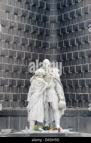 Monumento ai Caduti in guerra al monumento cecoslovacca, Dukla Pass, vicino Svidnik, Slovacchia. Foto Stock