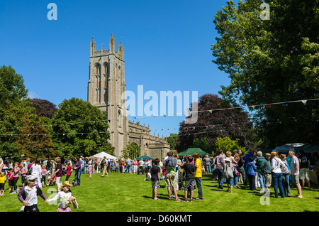 Fiere estive nel villaggio di Wrington, North Somerset, Inghilterra. Foto Stock