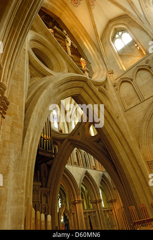 Archi a forbice a Cattedrale di Wells, Somerset, Inghilterra Foto Stock