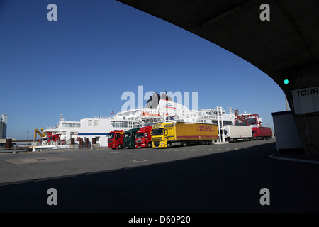 Calais dock Ferry Terminal Francia Foto Stock