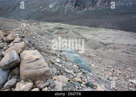 Il ghiacciaio Pasterze vicino Grossglockner con laghi formata dalla fusione del ghiaccio morto laghi. Austria. Foto Stock