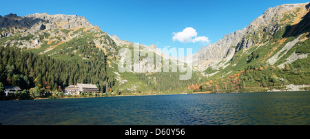 Vista su Popradske Pleso di Chata Popradske Pleso, Tatra National Park, Slovacchia Foto Stock