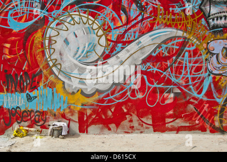Graffiti murale di Inope, Hebermehl e Jose Ray in Wynwood Arts District di Miami, Florida, Stati Uniti d'America Foto Stock