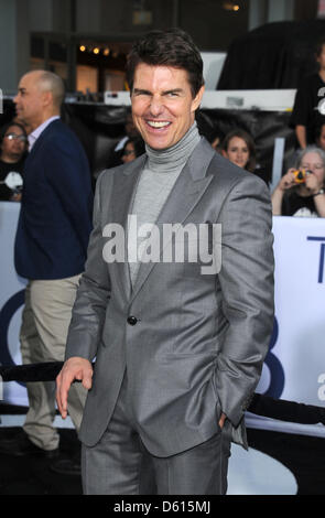 Los Angeles, California, USA. Il 10 aprile 2013. Tom Cruise arriva all'oblio premiere del film a Los Angeles, Stati Uniti d'America il 10 aprile 2013. Credito: Sydney Alford / Alamy Live News Foto Stock