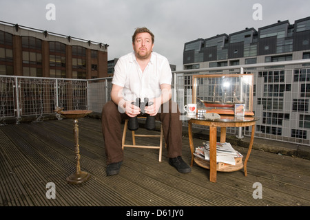 Guy Garvey dalla band inglese il gomito fotografato nella sua casa di Manchester in Inghilterra. Foto Stock